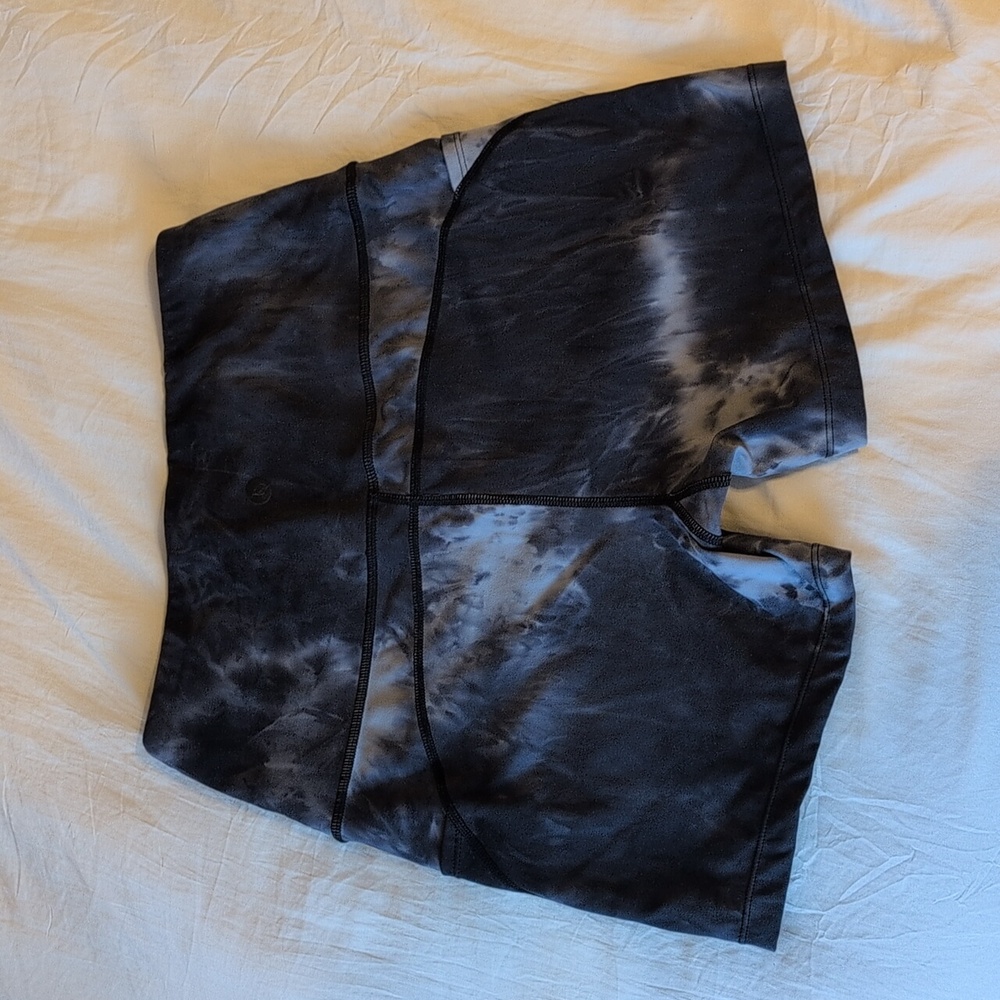 Baleaf Women's Black and Gray Tie-Dye Bike Shorts Size Medium - Picture 2 of 13